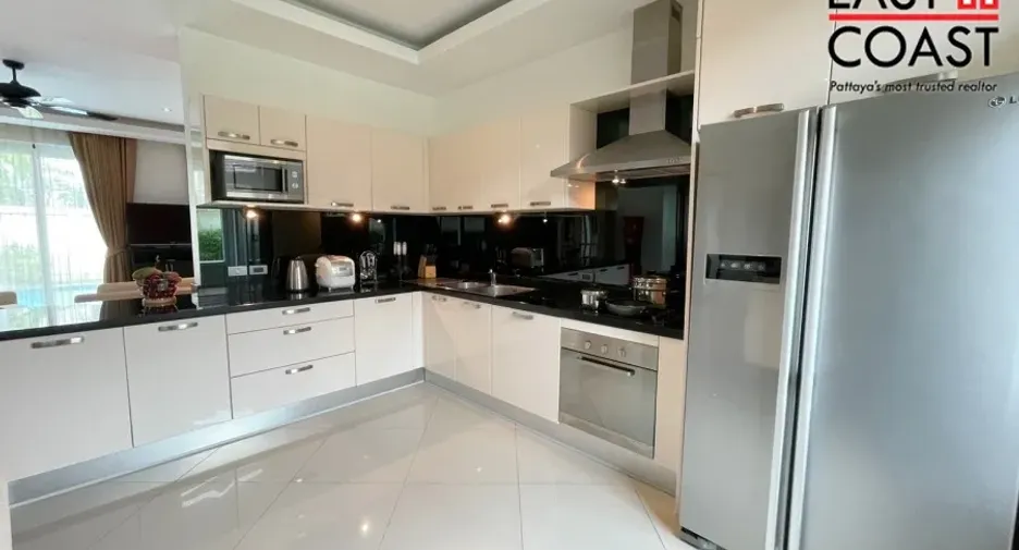 For rent and for sale 4 bedrooms house in Bang Lamung, Chonburi
