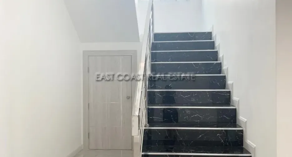 For rent 4 bedrooms house in Bang Lamung, Chonburi