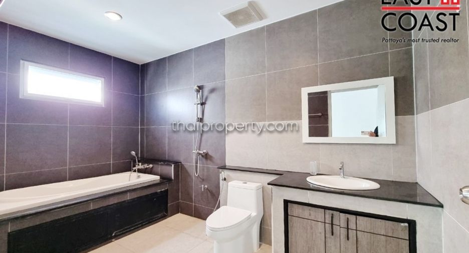Haus zur Miete mit 5 Zimmer in Bang Lamung, Chonburi