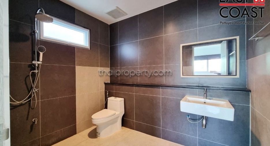 Haus zur Miete mit 5 Zimmer in Bang Lamung, Chonburi