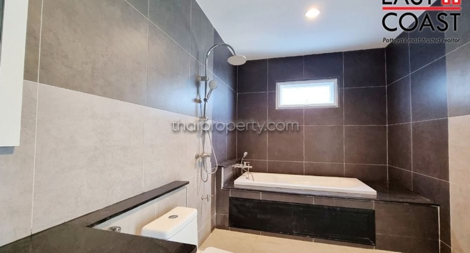 Haus zur Miete mit 5 Zimmer in Bang Lamung, Chonburi