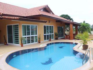 Haus zum Kauf mit 4 Zimmer in Bang Lamung, Chonburi