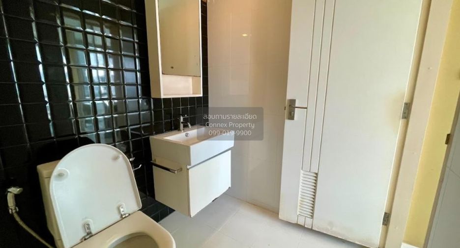 For sale 1 bed condo in Phra Khanong, Bangkok
