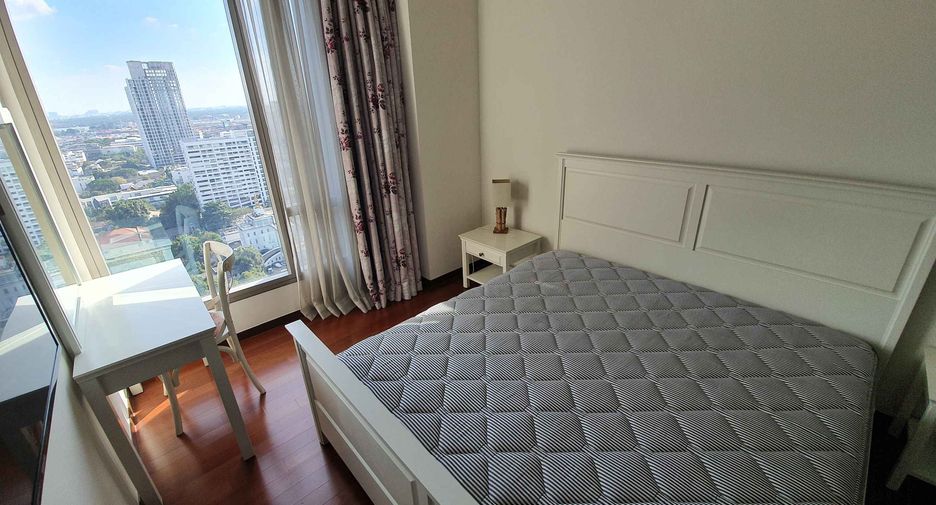 For rent 2 bedrooms condo in Khlong Toei, Bangkok