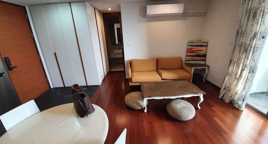 For rent 2 bedrooms condo in Khlong Toei, Bangkok