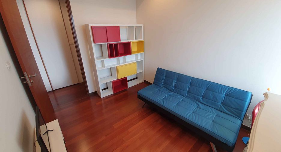 For rent 2 bedrooms condo in Khlong Toei, Bangkok