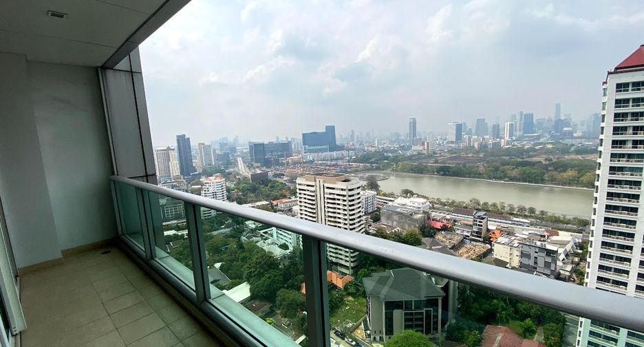 À louer 3 chambres condo à Khlong Toei, Bangkok