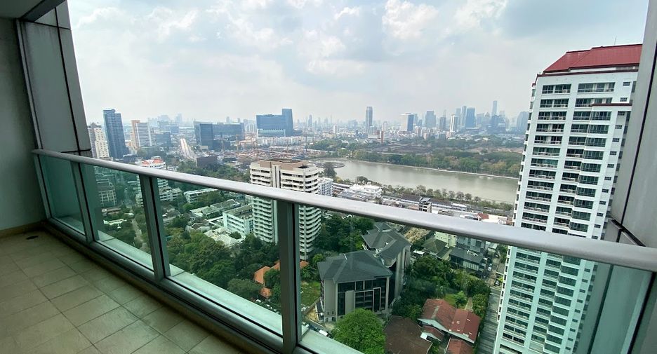 À louer 3 chambres condo à Khlong Toei, Bangkok