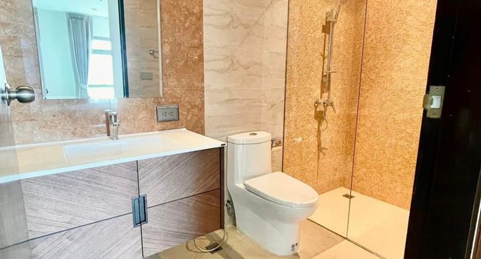 For rent 3 ベッドルーム condo in Khlong Toei, Bangkok
