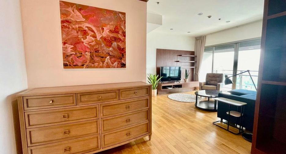 For rent 3 ベッドルーム condo in Khlong Toei, Bangkok