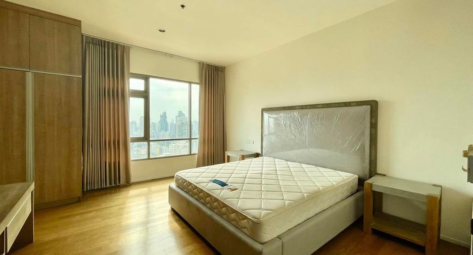 For rent 3 ベッドルーム condo in Khlong Toei, Bangkok