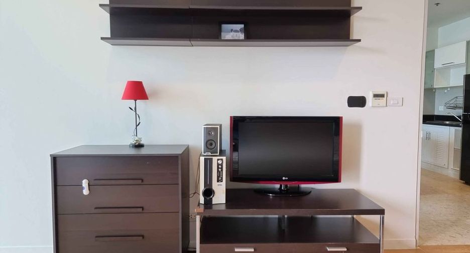 For rent 1 bed condo in Khlong Toei, Bangkok