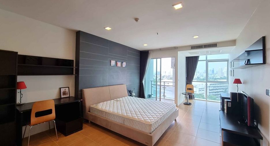 For rent 1 bed condo in Khlong Toei, Bangkok