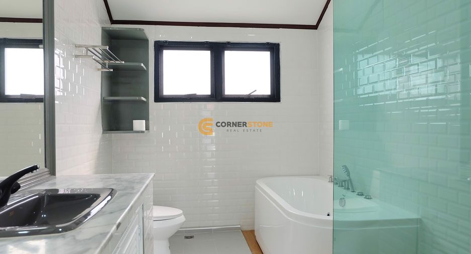 Casa en alquiler de 3 habitaciones en Sattahip, Chonburi