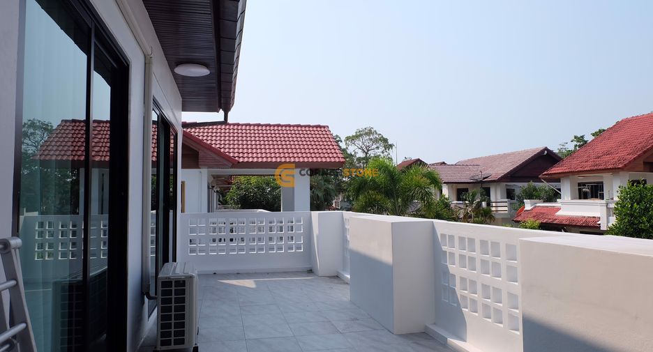 Casa en alquiler de 3 habitaciones en Sattahip, Chonburi