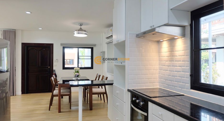 Casa en alquiler de 3 habitaciones en Sattahip, Chonburi