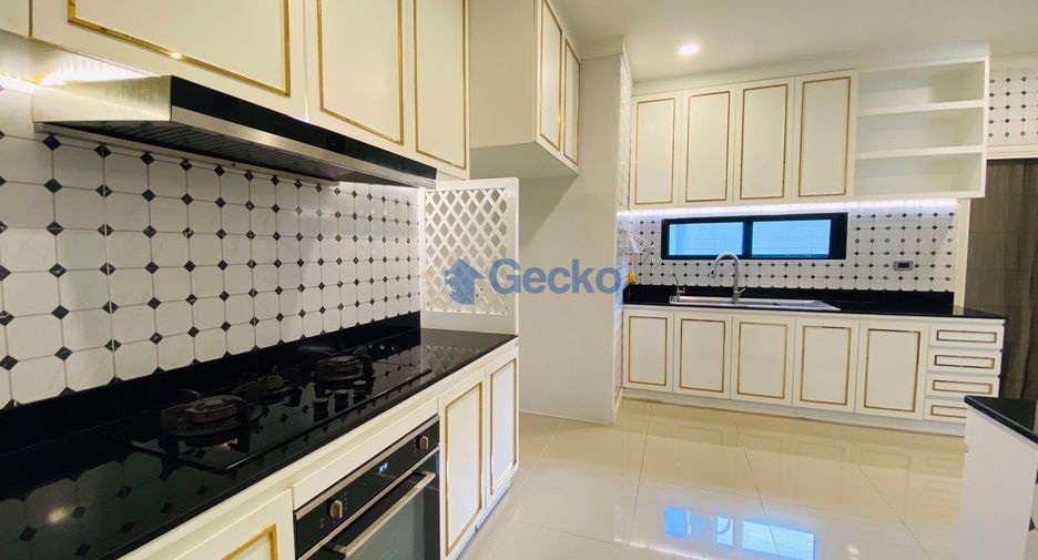 For sale 3 bedrooms house in Bang Lamung, Chonburi