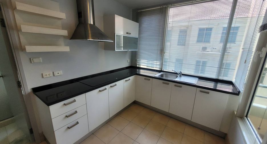 For rent 3 bedrooms condo in Watthana, Bangkok