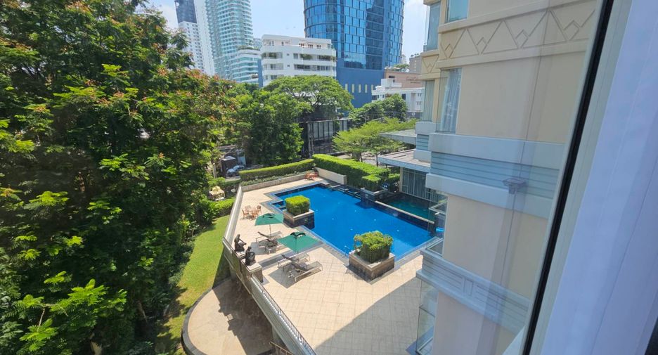 For rent 3 bedrooms condo in Watthana, Bangkok