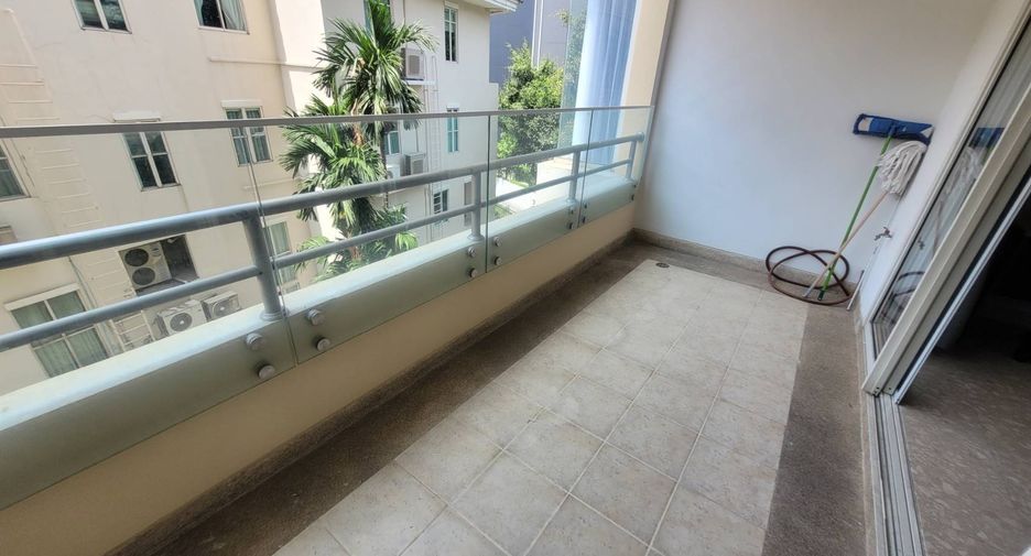 For rent 3 bedrooms condo in Watthana, Bangkok