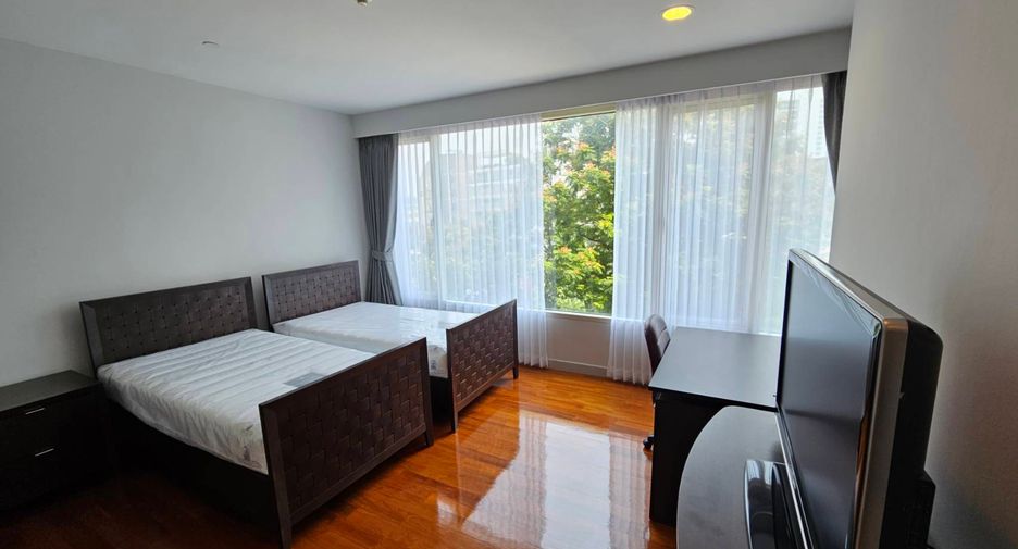 For rent 3 bedrooms condo in Watthana, Bangkok