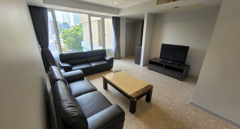 For rent 3 bedrooms condo in Watthana, Bangkok