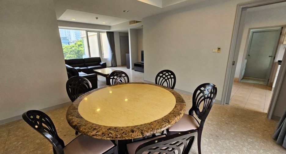 For rent 3 bedrooms condo in Watthana, Bangkok