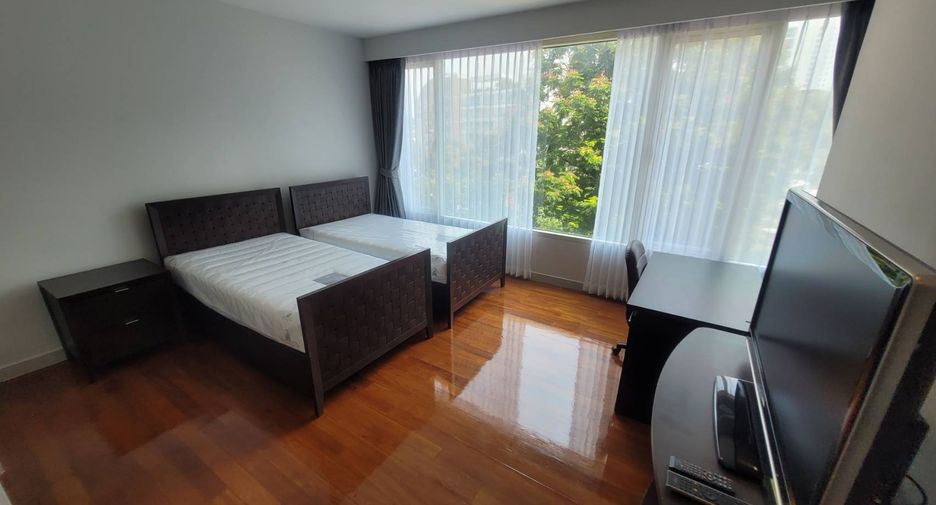 For rent 3 bedrooms condo in Watthana, Bangkok