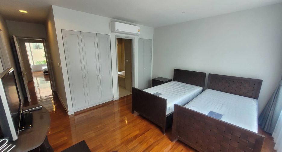 For rent 3 bedrooms condo in Watthana, Bangkok