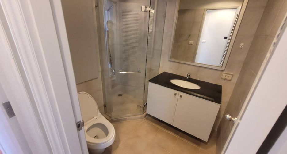 For rent 3 bedrooms condo in Watthana, Bangkok