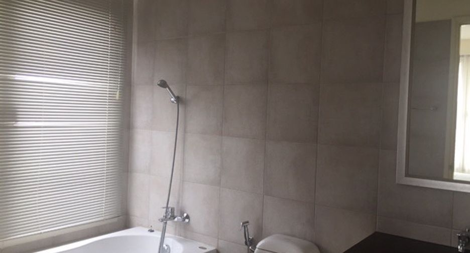 For rent 3 bedrooms condo in Watthana, Bangkok
