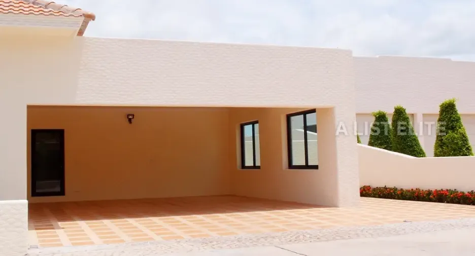 For rent 4 bedrooms house in Bang Lamung, Chonburi