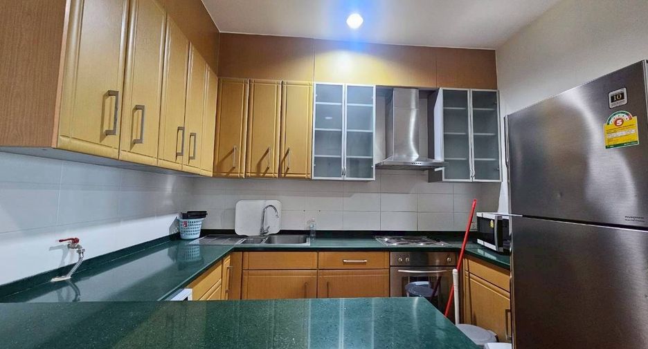 For rent 3 ベッドルーム condo in Khlong Toei, Bangkok