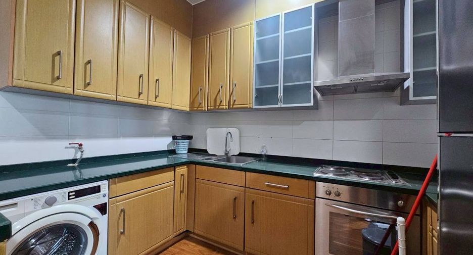 For rent 3 ベッドルーム condo in Khlong Toei, Bangkok