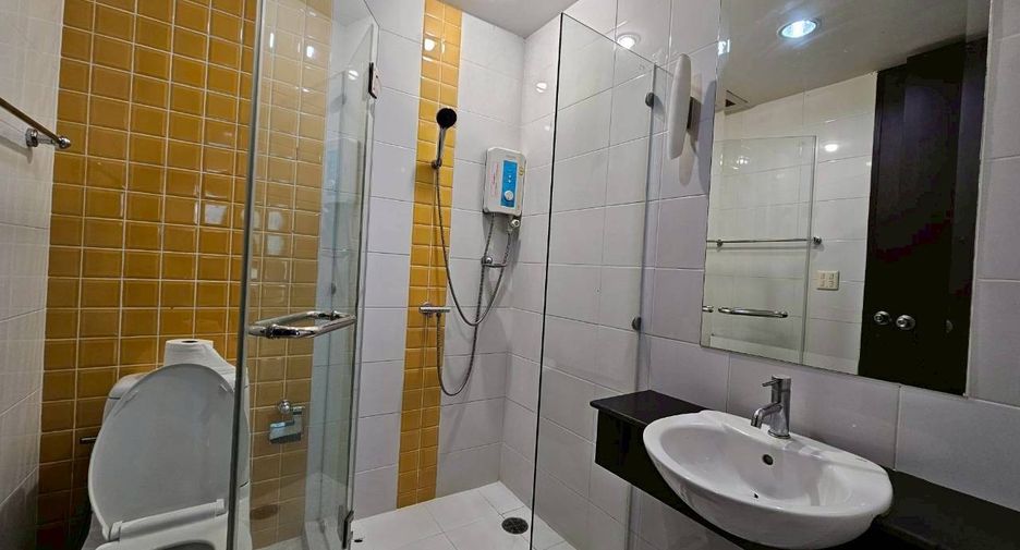 For rent 3 ベッドルーム condo in Khlong Toei, Bangkok