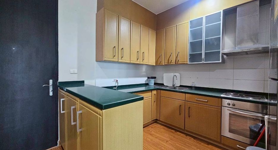 For rent 3 ベッドルーム condo in Khlong Toei, Bangkok
