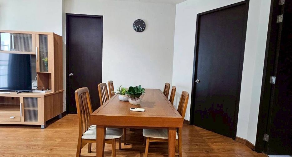 For rent 3 ベッドルーム condo in Khlong Toei, Bangkok