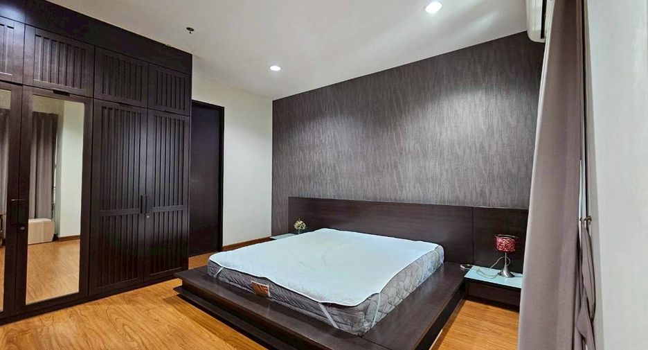 For rent 3 ベッドルーム condo in Khlong Toei, Bangkok