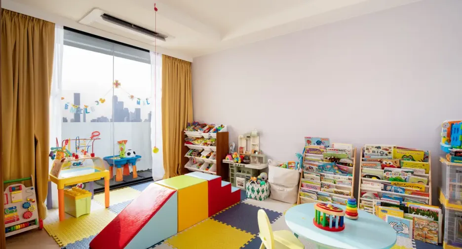 Condo en alquiler de 3 habitaciones en Watthana, Bangkok