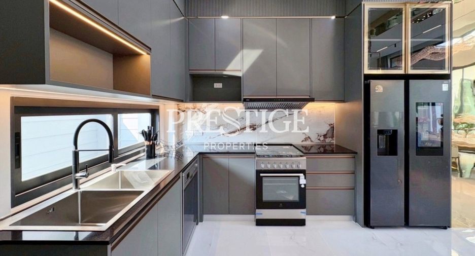 For sale 4 ベッドルーム house in Bang Lamung, Chonburi