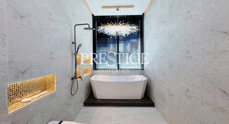 For sale 4 ベッドルーム house in Bang Lamung, Chonburi