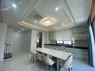 À louer 4 chambres maison à Bang Lamung, Chonburi