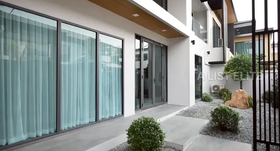 For rent 6 bedrooms house in Bang Lamung, Chonburi