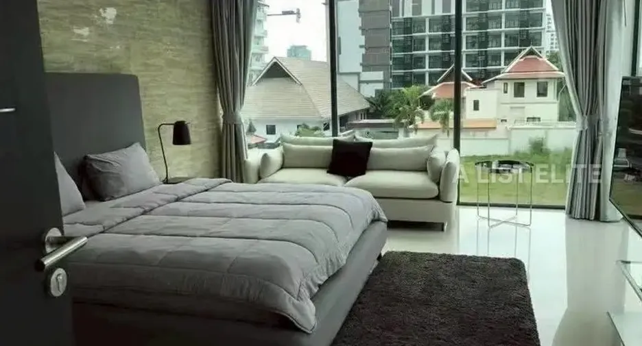 For rent 5 bedrooms house in Bang Lamung, Chonburi