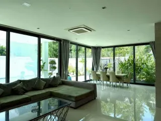 À louer 5 chambres maison à Bang Lamung, Chonburi