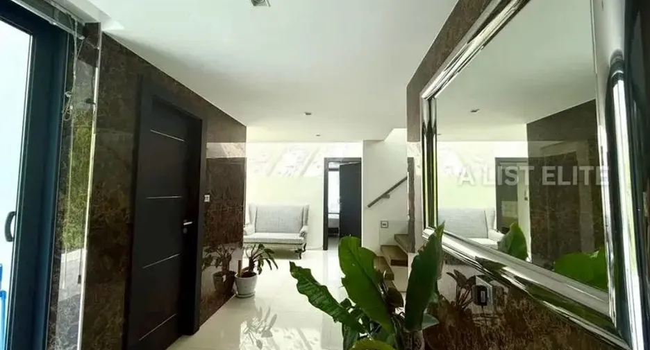 For rent 5 bedrooms house in Bang Lamung, Chonburi