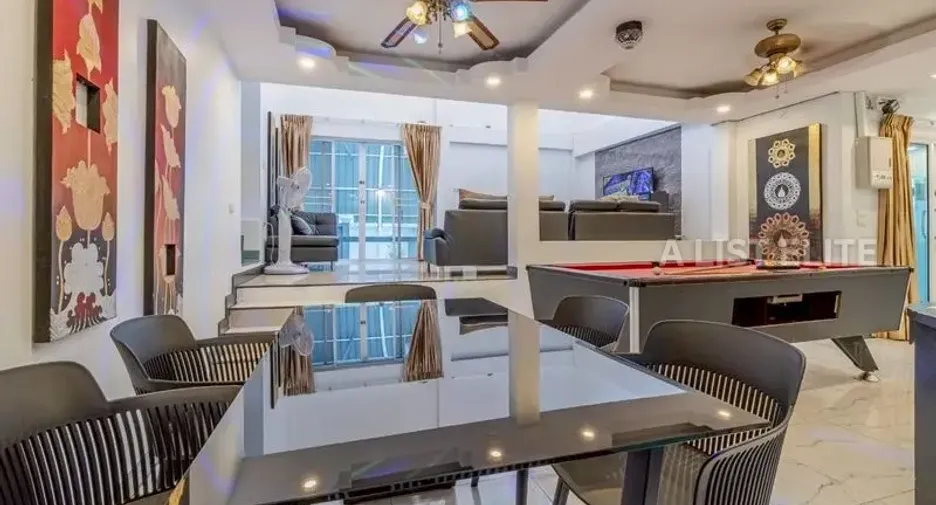 For rent 5 bedrooms house in Bang Lamung, Chonburi