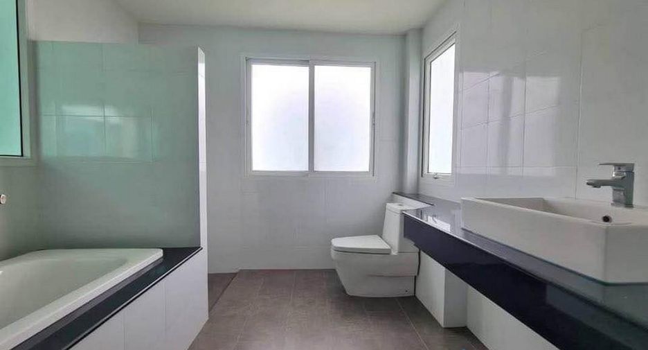 Продажа 5 спальни дом в Банг Ламунг, Чонбури