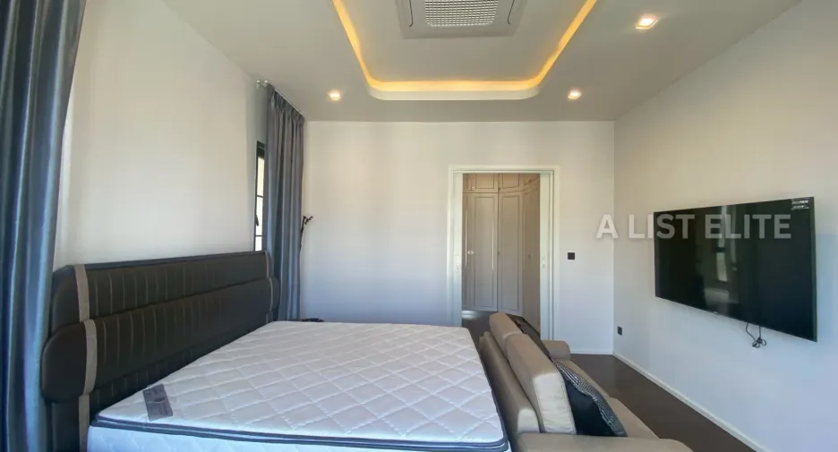 For rent 4 bedrooms house in Bang Lamung, Chonburi