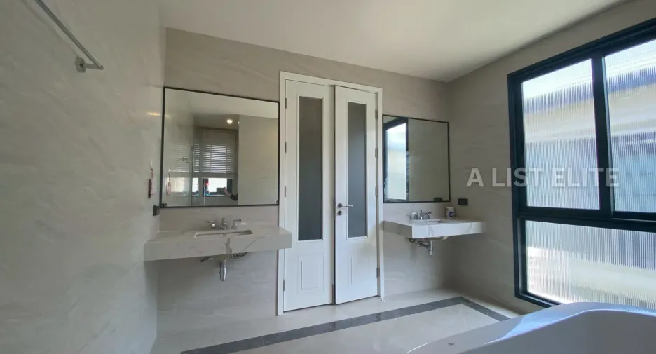 For rent 4 bedrooms house in Bang Lamung, Chonburi